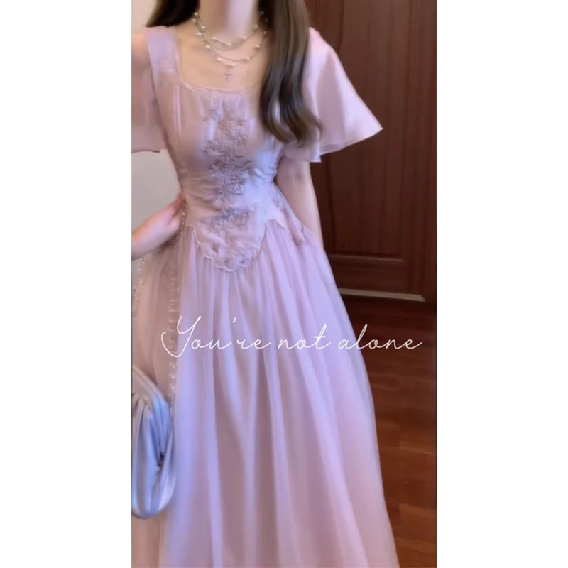 法式度假风温柔气质独特漂亮刺绣掐腰连衣裙夏女2025新款显瘦长裙