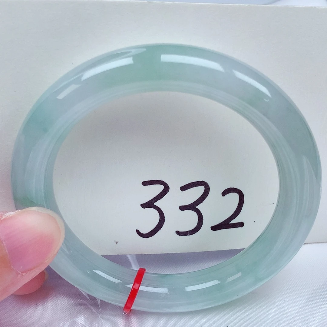 翡翠手镯未镶嵌翡翠