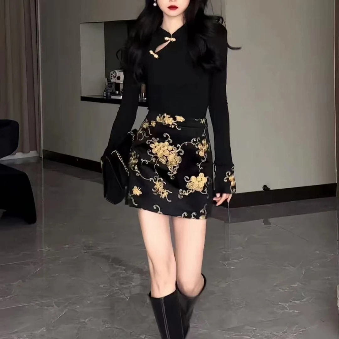 新中式镂空撞色刺绣上衣2025秋冬新款修身气质国风高级显瘦半裙女