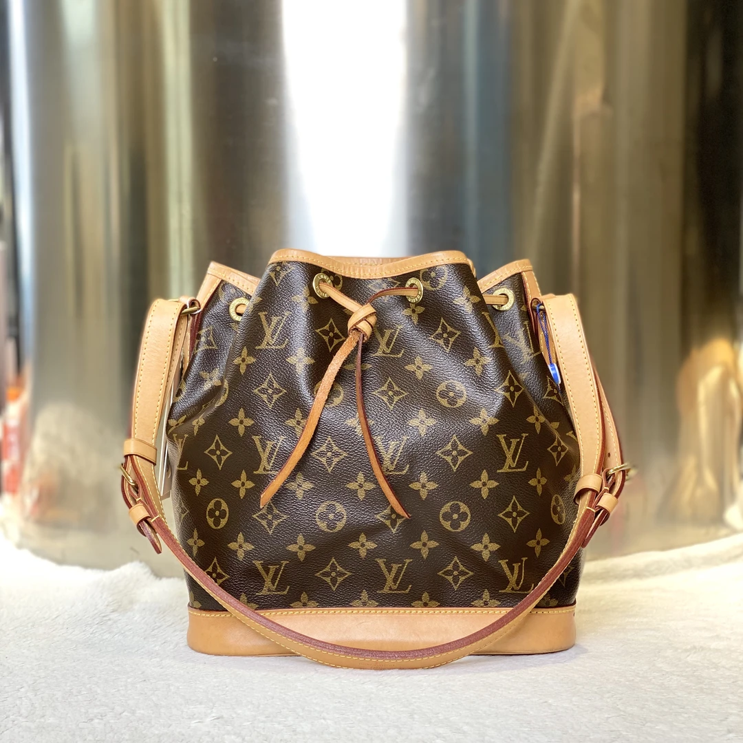 99新 LouisVuitton/路易威登 爱马98新lv水桶中号单肩包7002