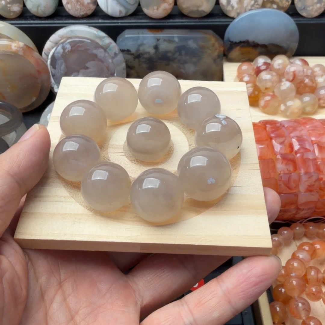 齐***棠玛瑙/玉髓未镶嵌颈饰