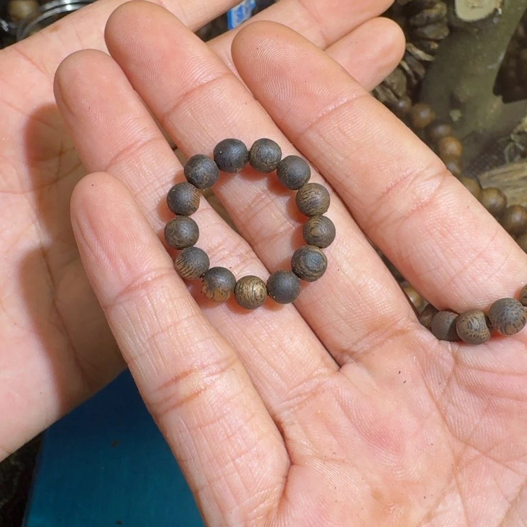 沉香手串东***阳海南乌身老料0.5沉水1.25克