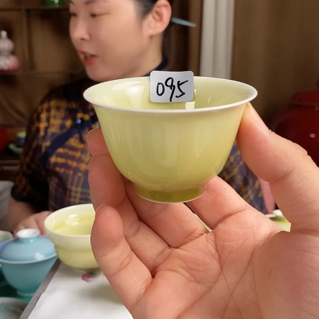095号珍藏柴窑秘色铃铛杯