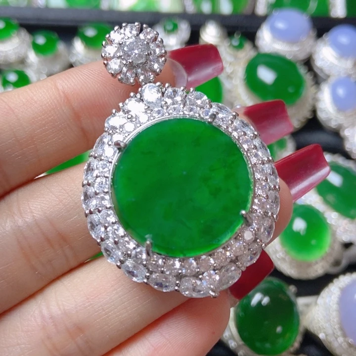 翡翠颈饰未镶嵌