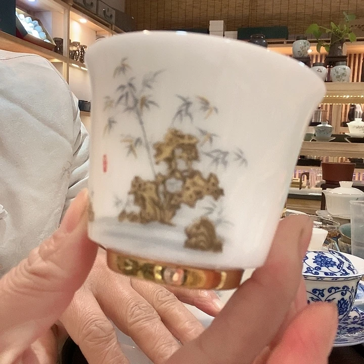 羊脂白玉冰种主人杯水