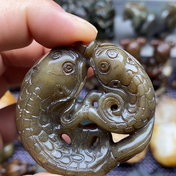 未镶嵌蛇纹石玉颈饰
