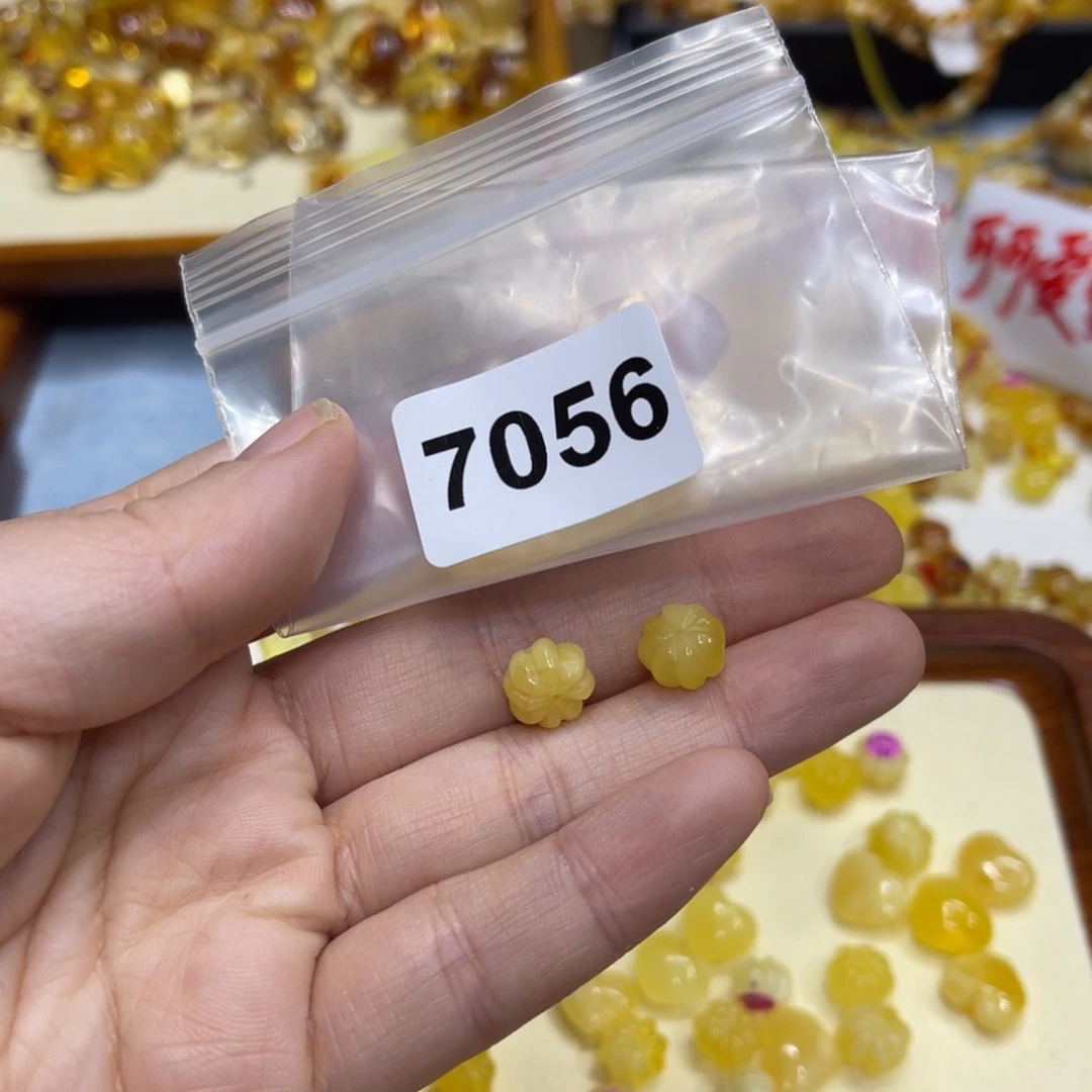 琥珀珠宝奇石未镶嵌