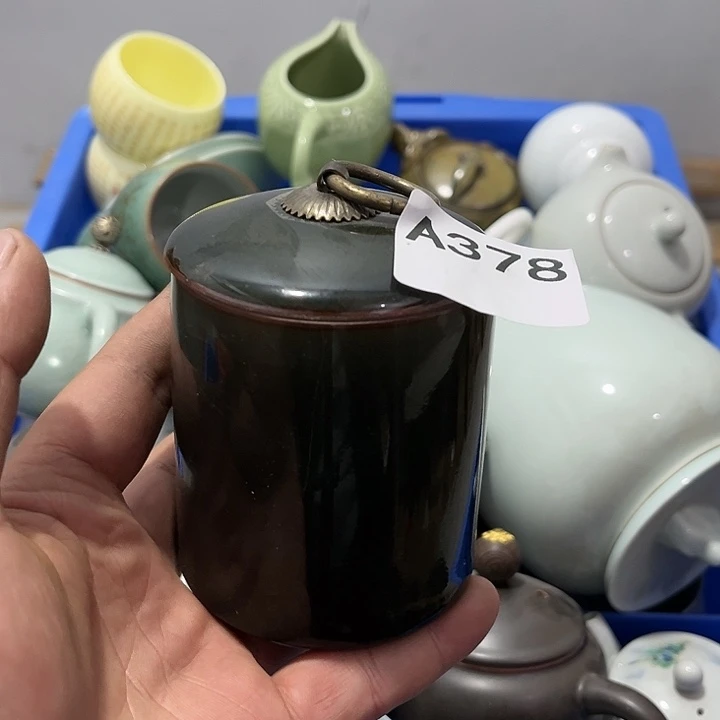吕***某茶具默认微瑕瓷器、茶具、壶、摆件，介意勿拍