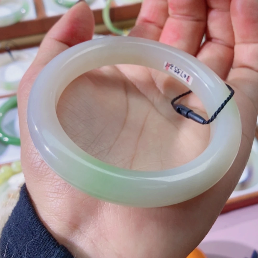 【闪购商品】未镶嵌手镯和田玉（翠青玉）