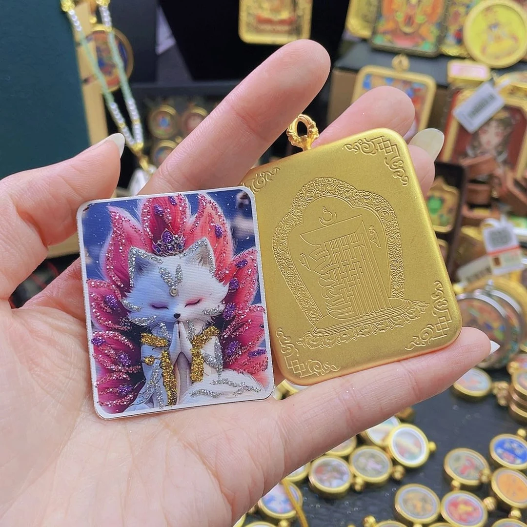 吊坠?**?唐卡等多种形式进行的艺术创作