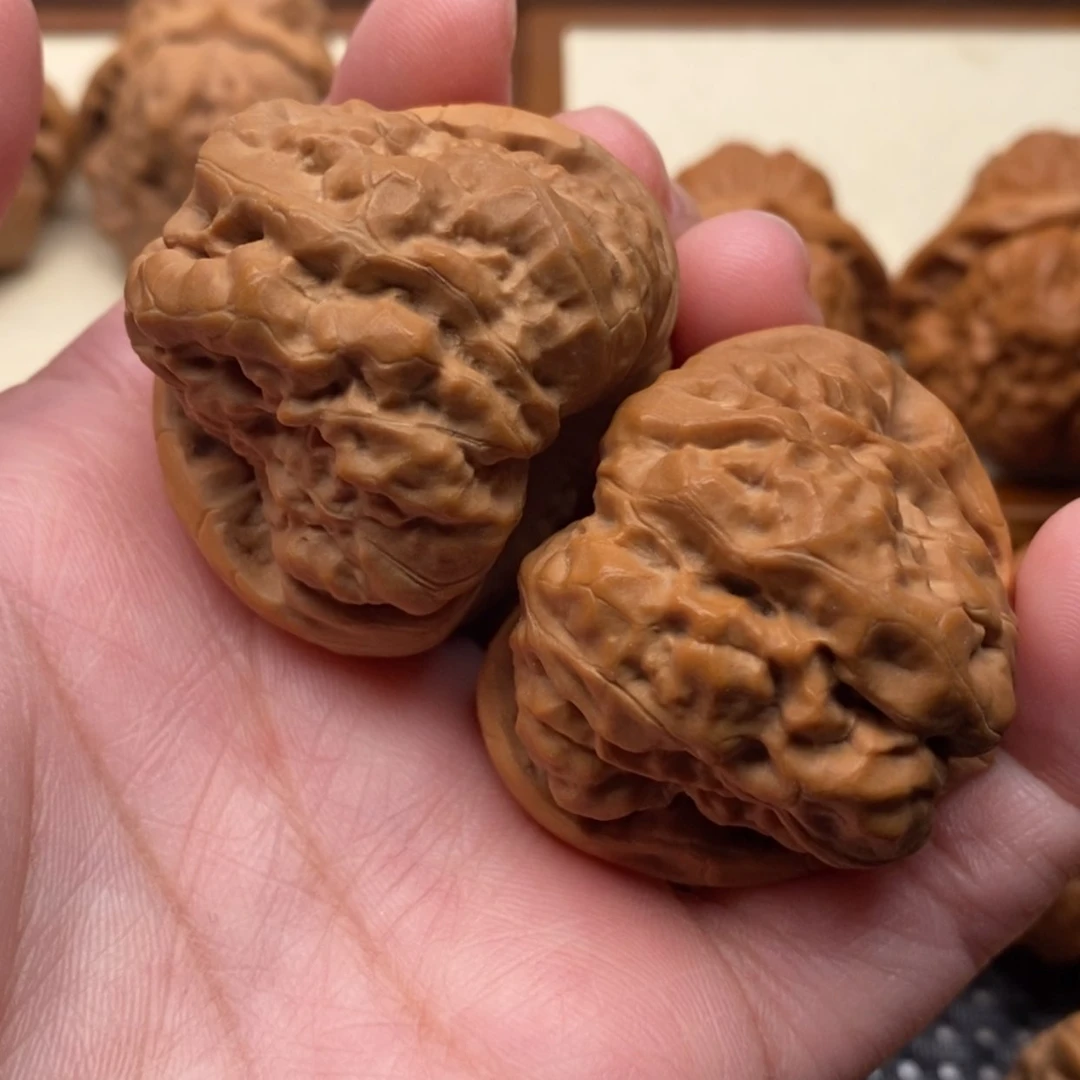 【闪购商品】把件文玩核桃日***心边40左右