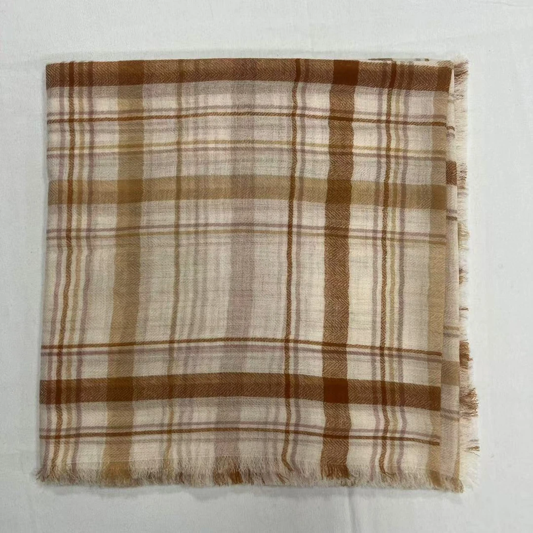 110羊毛方巾-平铺杏格 105cm丝巾