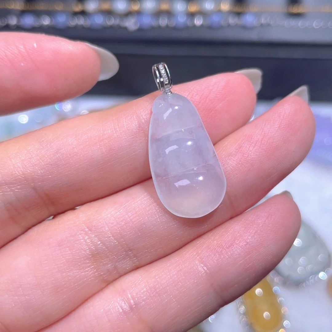 颈饰18K金镶嵌翡翠翡翠