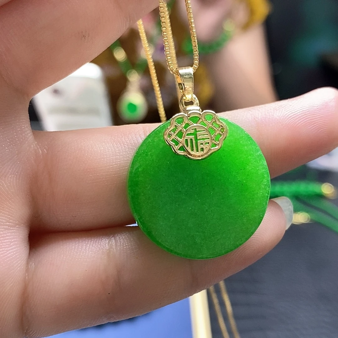翡翠未镶嵌颈饰圆牌