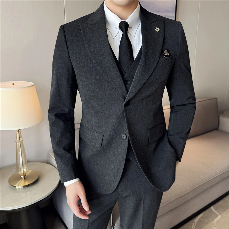 高级感纯色意式单排两粒扣双开叉休闲男士西服三件套结婚新郎礼服