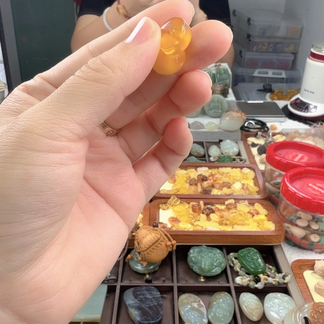 裸石琥珀未镶嵌瑕疵