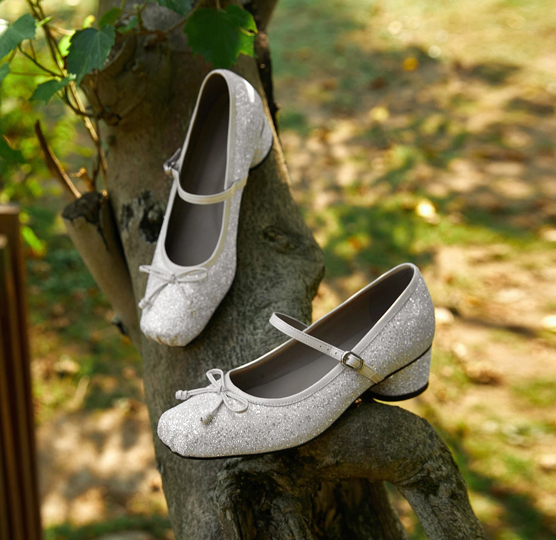 法式方头亮片蝴蝶结粗跟玛丽珍单鞋2025夏季新款猪鼻子芭蕾舞鞋女