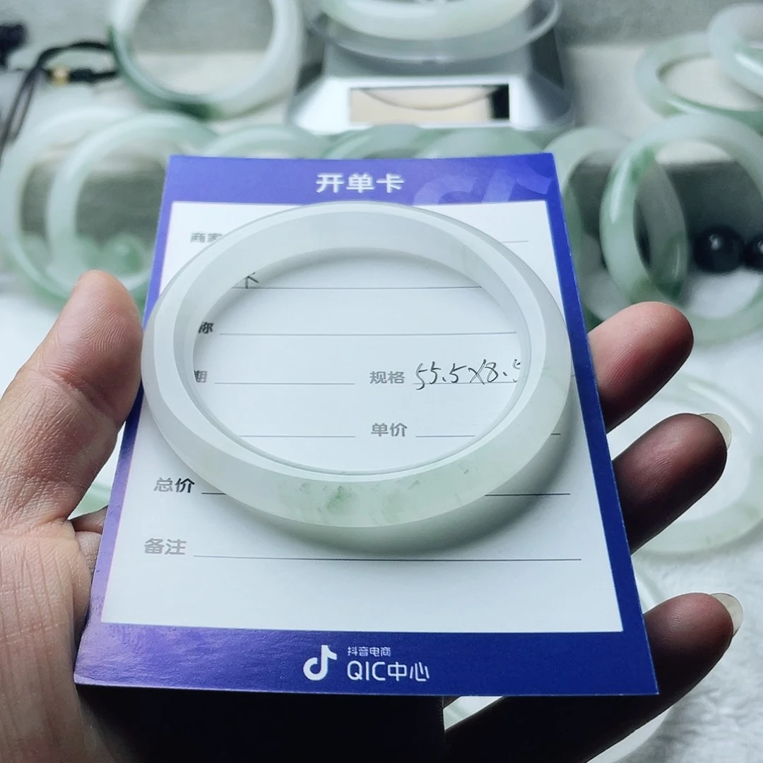 石英质玉手镯未镶嵌❄