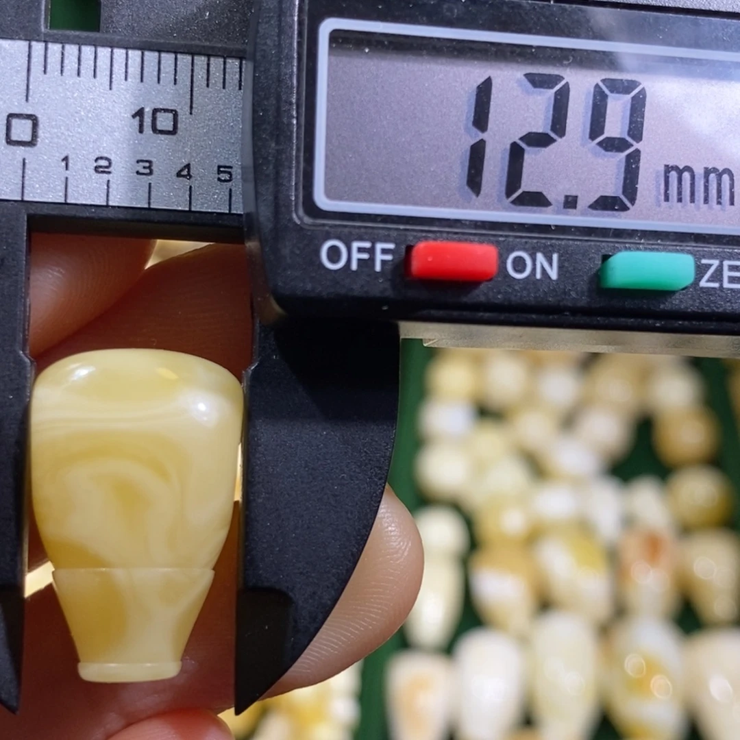 蜜蜡未镶嵌裸石配饰