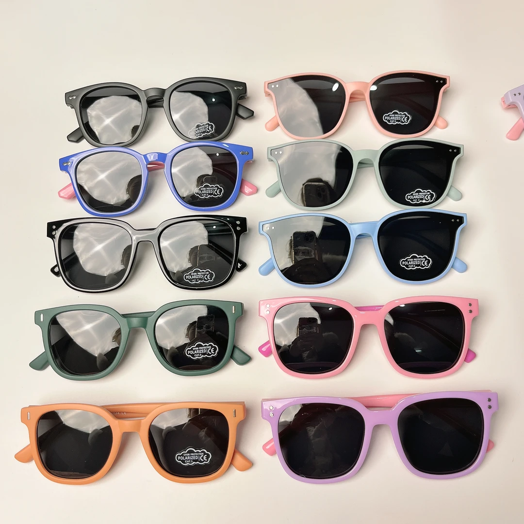 儿童可爱墨镜防紫外线宝宝彩色时尚偏光太阳镜男款运满满10副
