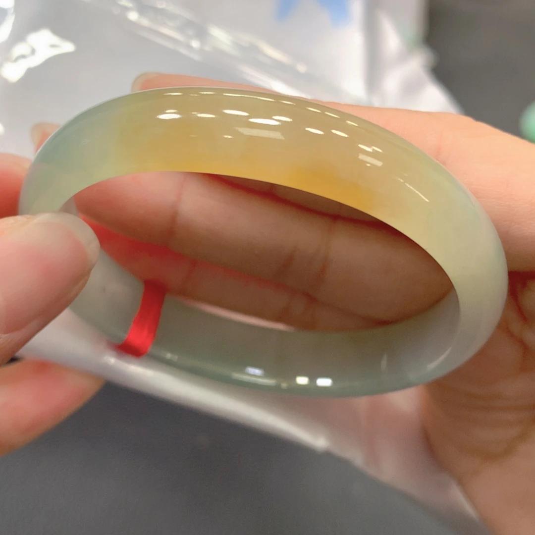 翡翠未镶嵌手镯贵妃