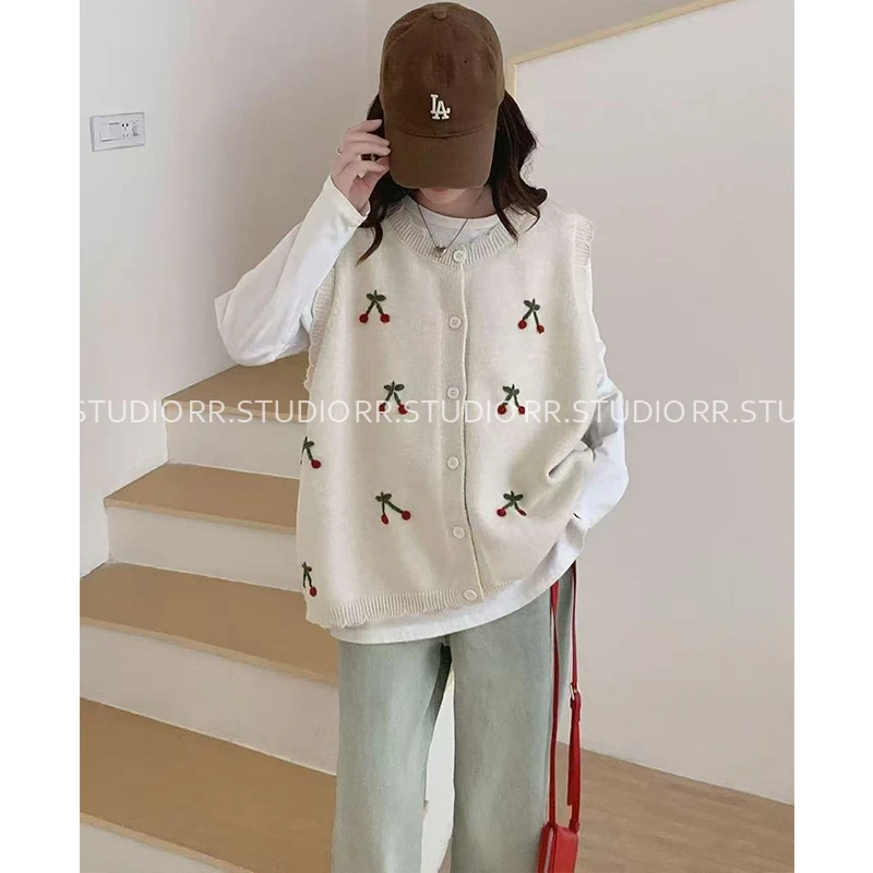瑞瑞家樱桃刺绣圆领针织开衫马甲韩系孕妇装叠穿毛衣背心DY2391