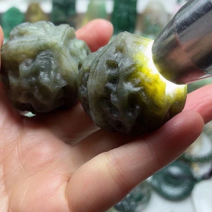 独山玉未镶嵌吊坠