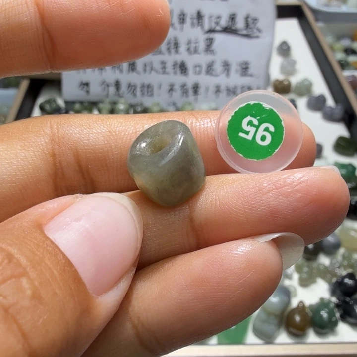 和田玉未镶嵌珠宝奇石