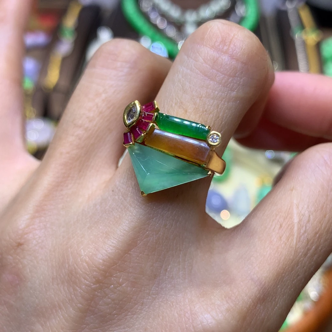 翡翠18K金镶嵌颈饰