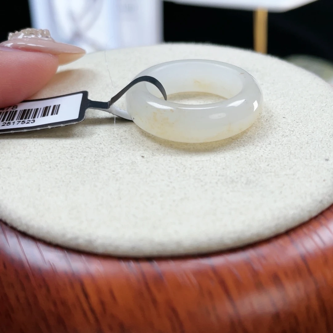 和田玉未镶嵌戒指P52冰透底飘桂花细轮胎18.2不退换