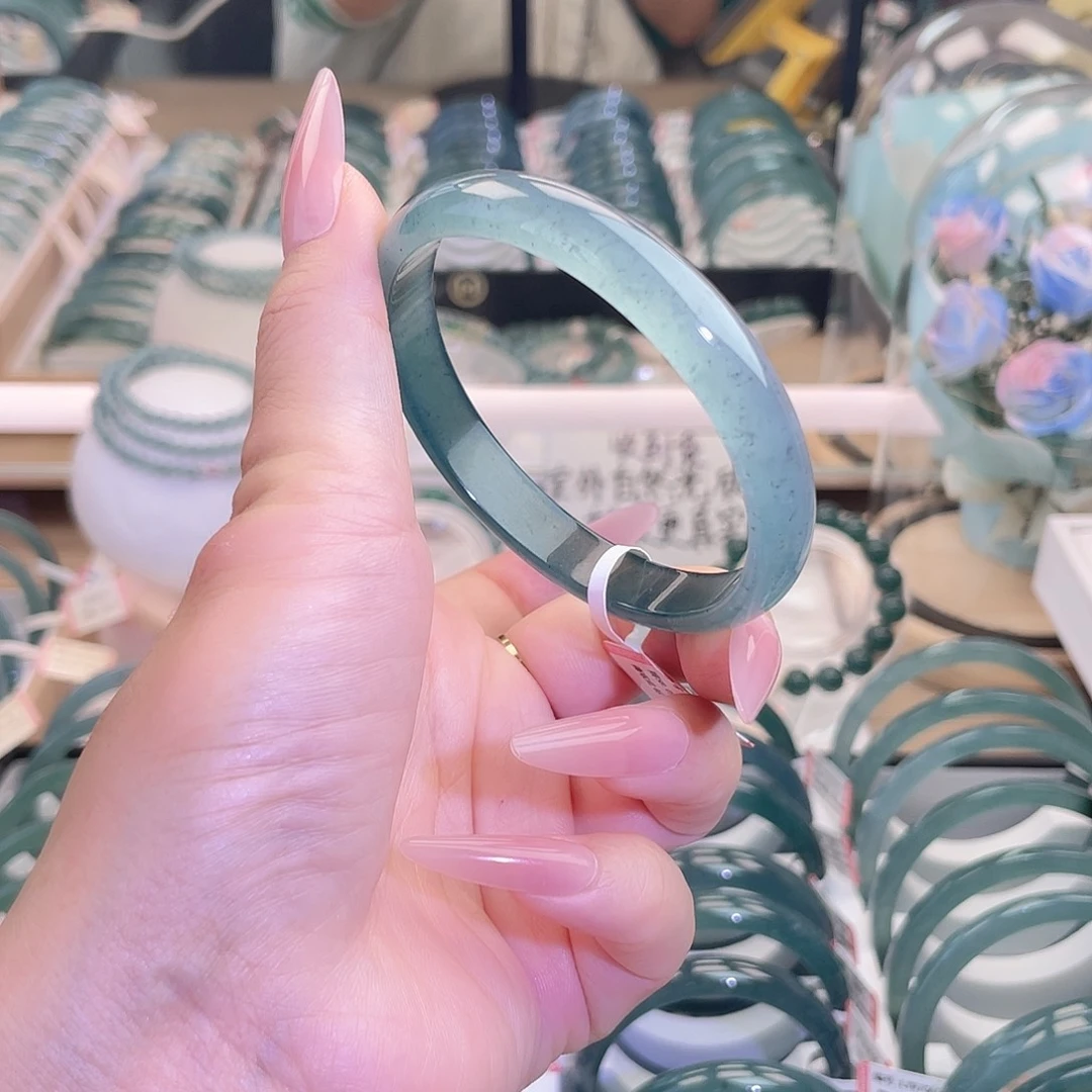 翡翠未镶嵌手镯57-58白冰乌鸡半山水