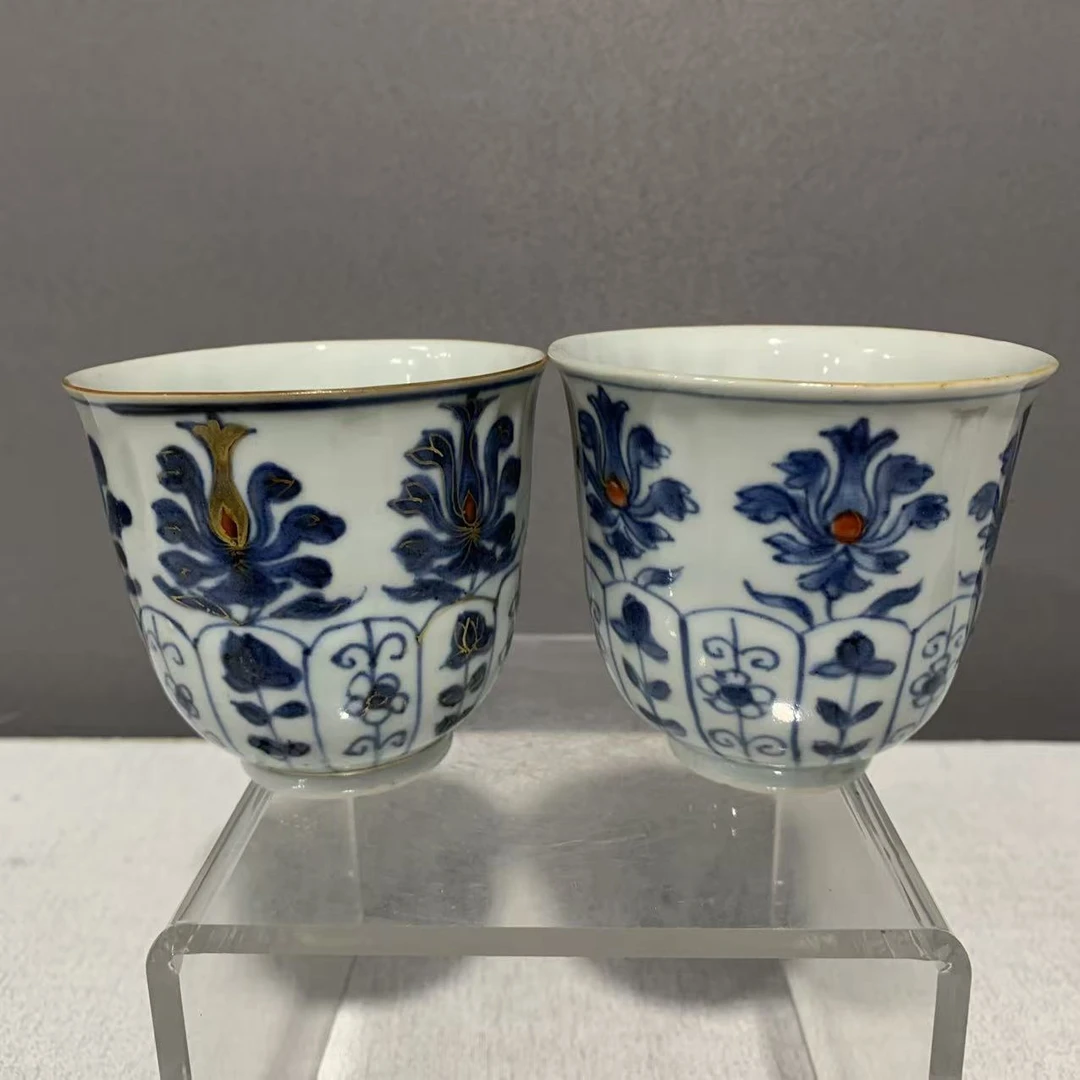 清代 青花矾红描金花卉纹对杯（口径约8.3  高7.5）