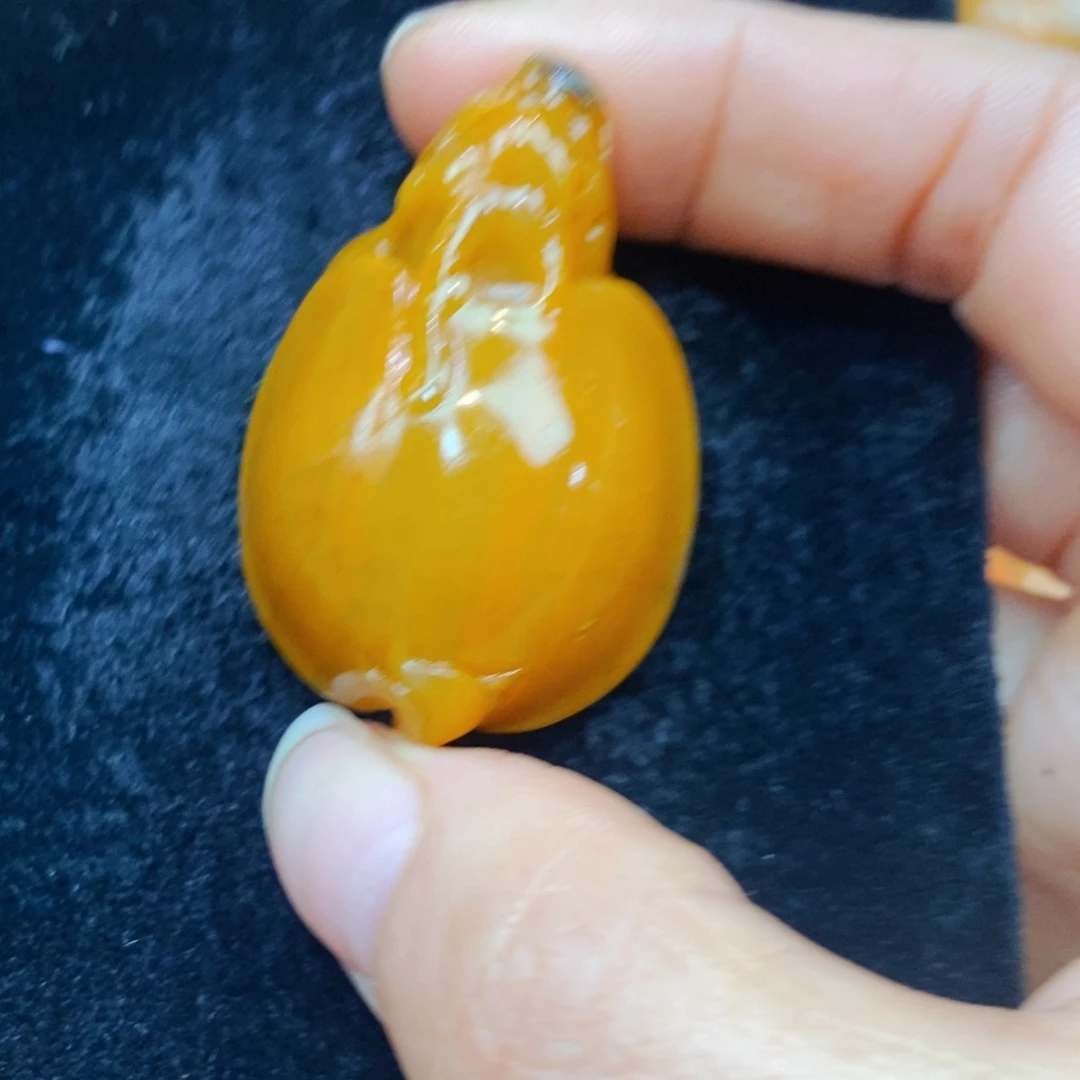 未镶嵌石英质玉（黄龙玉）手链