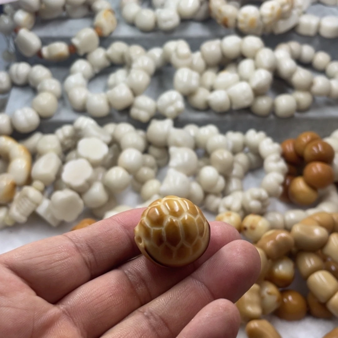蜂***熊吊坠菩提根/象牙果全品象牙果富甲一颗