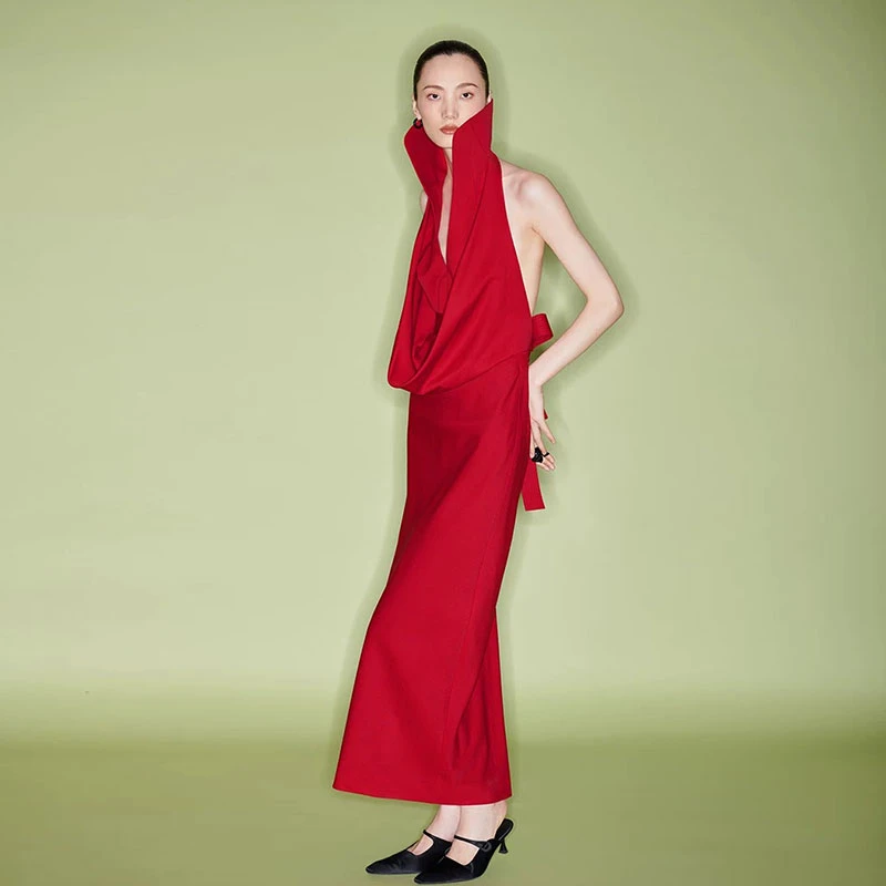 M essential 马 凯 设计师品牌 精致咩毛元宝领立裁露背长礼裙