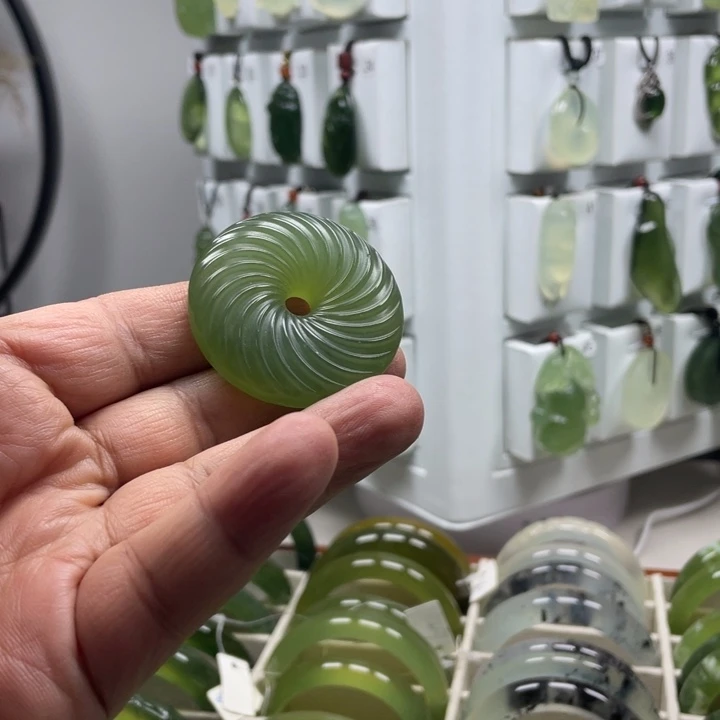 蛇纹石玉合金颈饰