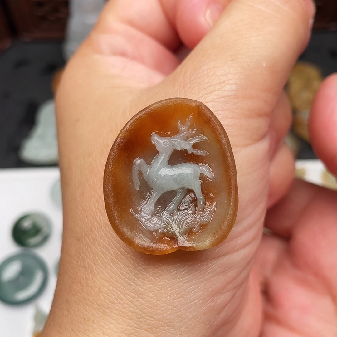 过***儿未镶嵌定制翡翠小鹿