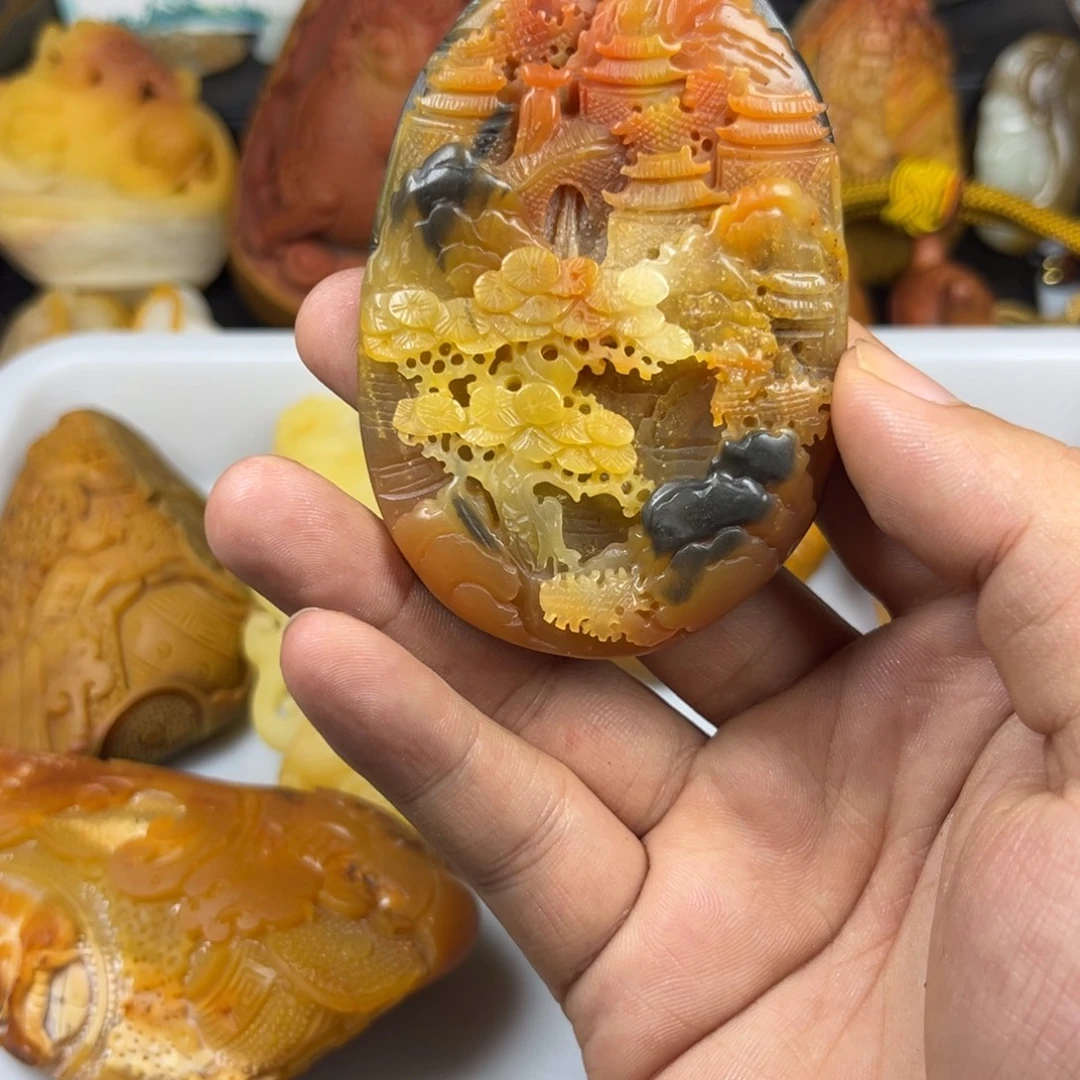 石英质玉未镶嵌颈饰