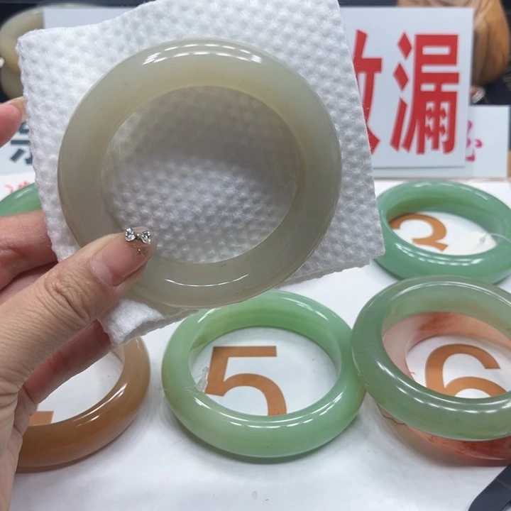 未镶嵌手镯石英质玉G****叶
