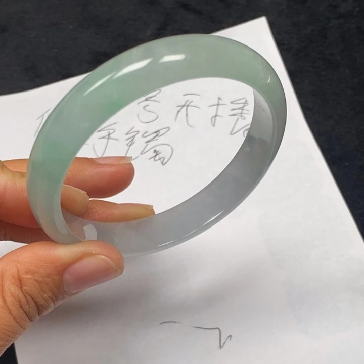 翡翠女款时尚手镯