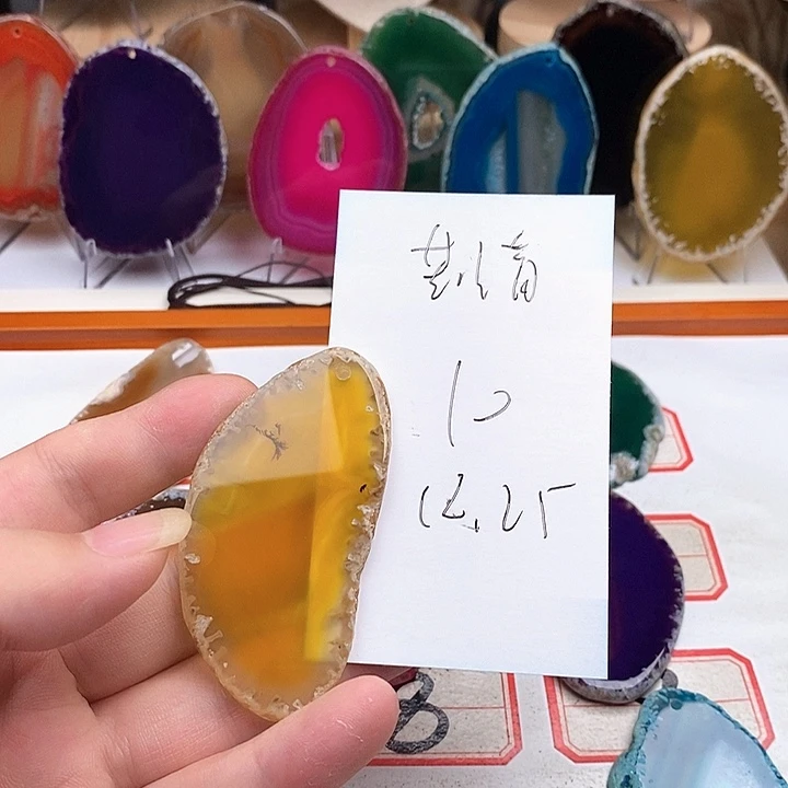 若***惜合金颈饰玛瑙/玉髓