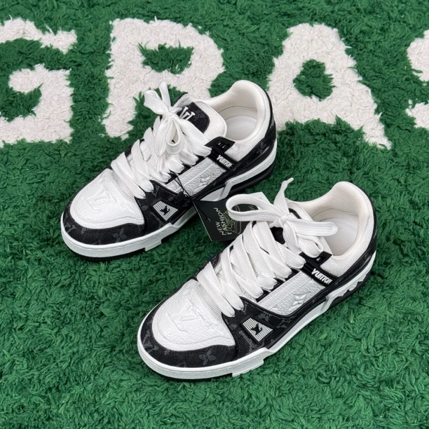 99新 LouisVuitton/路易威登 TRAINER黑白牛仔 板鞋 充新 36.5码