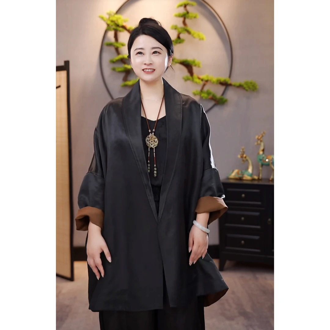 【千奈莉  一见钟情】70姆米重缎牛皮子料纯色调性袈裟外套