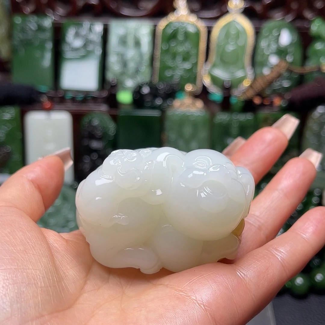 *****和田玉未镶嵌颈饰