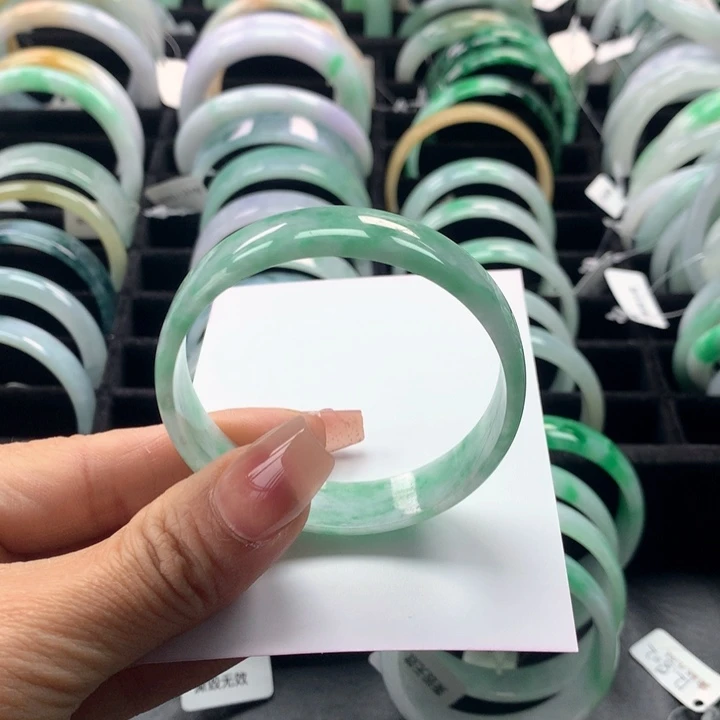 翡翠手镯未镶嵌公主52