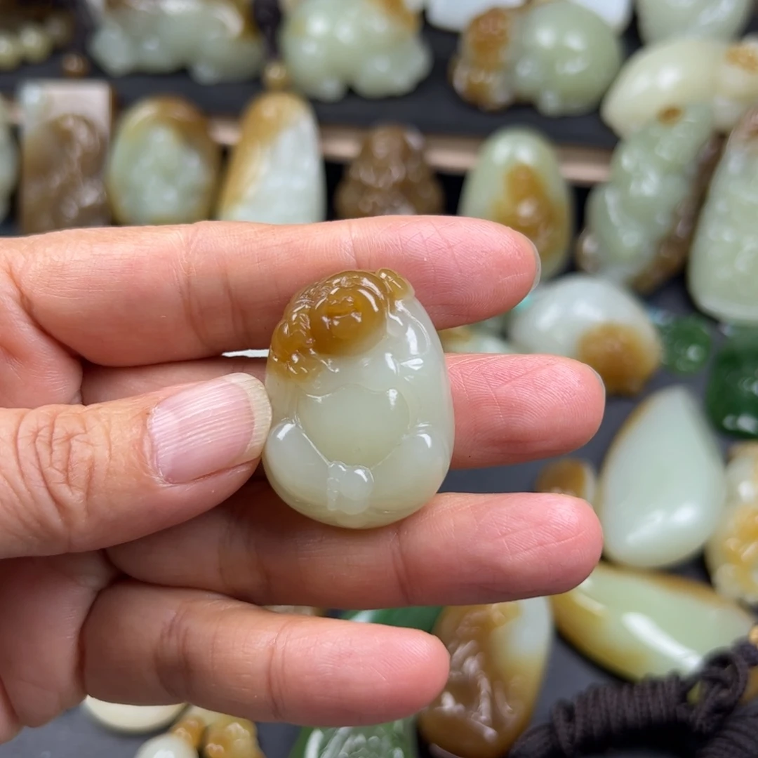 和田玉（糖玉）未镶嵌颈饰