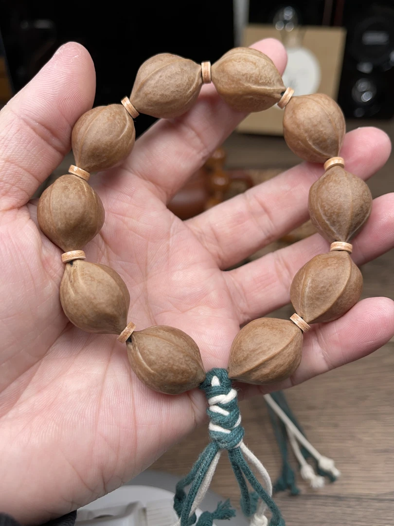 1.9*2.4 尺寸梅林铁核橄榄核手串素串抛光去霜打底精品文玩