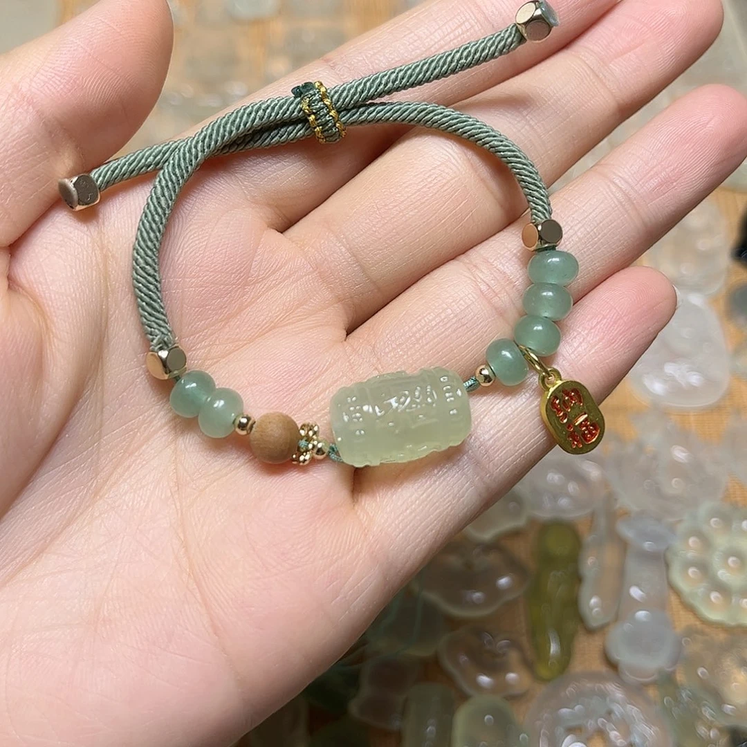 岫玉未镶嵌颈饰吊坠