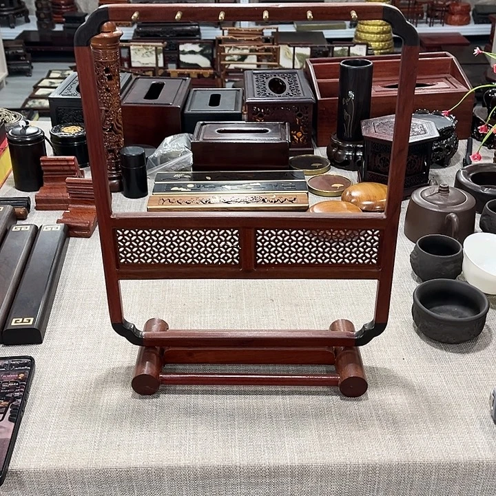 和***嘉手工艺品琉璃红木工艺品雕刻工艺微暇