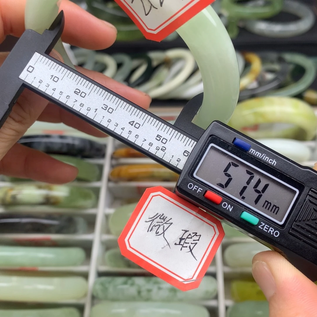 水***️蛇纹石玉未镶嵌手镯2121